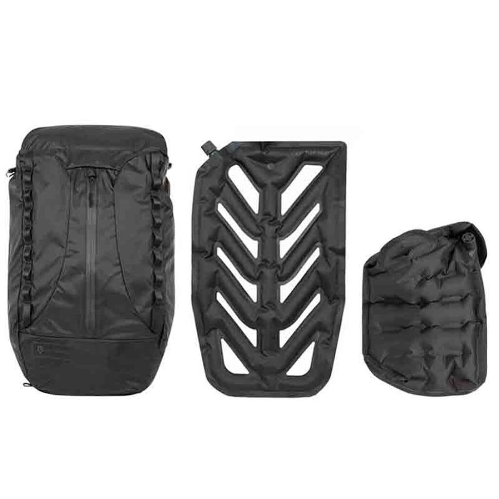 WANDRD VEER Black Photo Bundle Faltrucksack mit aufblasbarem Rückenpolster und Camera Cube