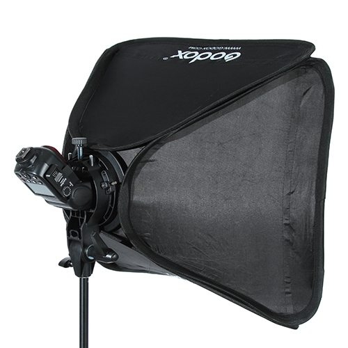 Godox S-type Halterung Bowens + Softbox 60x60cm