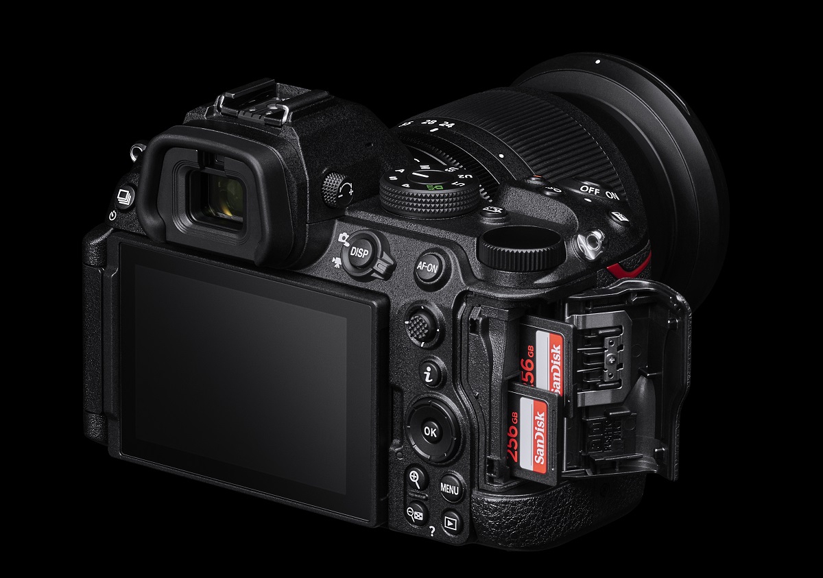 Nikon Z5 II Kit Z 24-105 mm 1:4-7.1