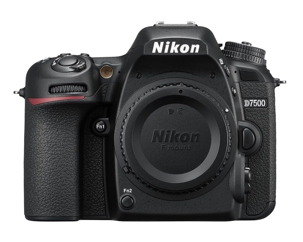 Nikon D7500 inkl. AF-S DX 18-140mm 1:3,5-5,6 G ED VR