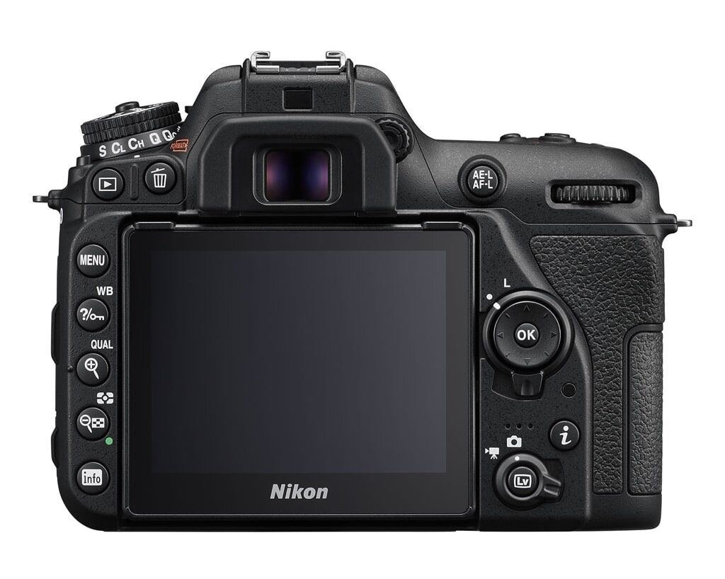 Nikon D7500 + AF-S DX 18-300 mm 1:3.5-6.3 G ED VR