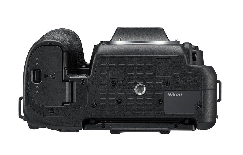 Nikon D7500 + AF-S DX 18-300 mm 1:3.5-6.3 G ED VR
