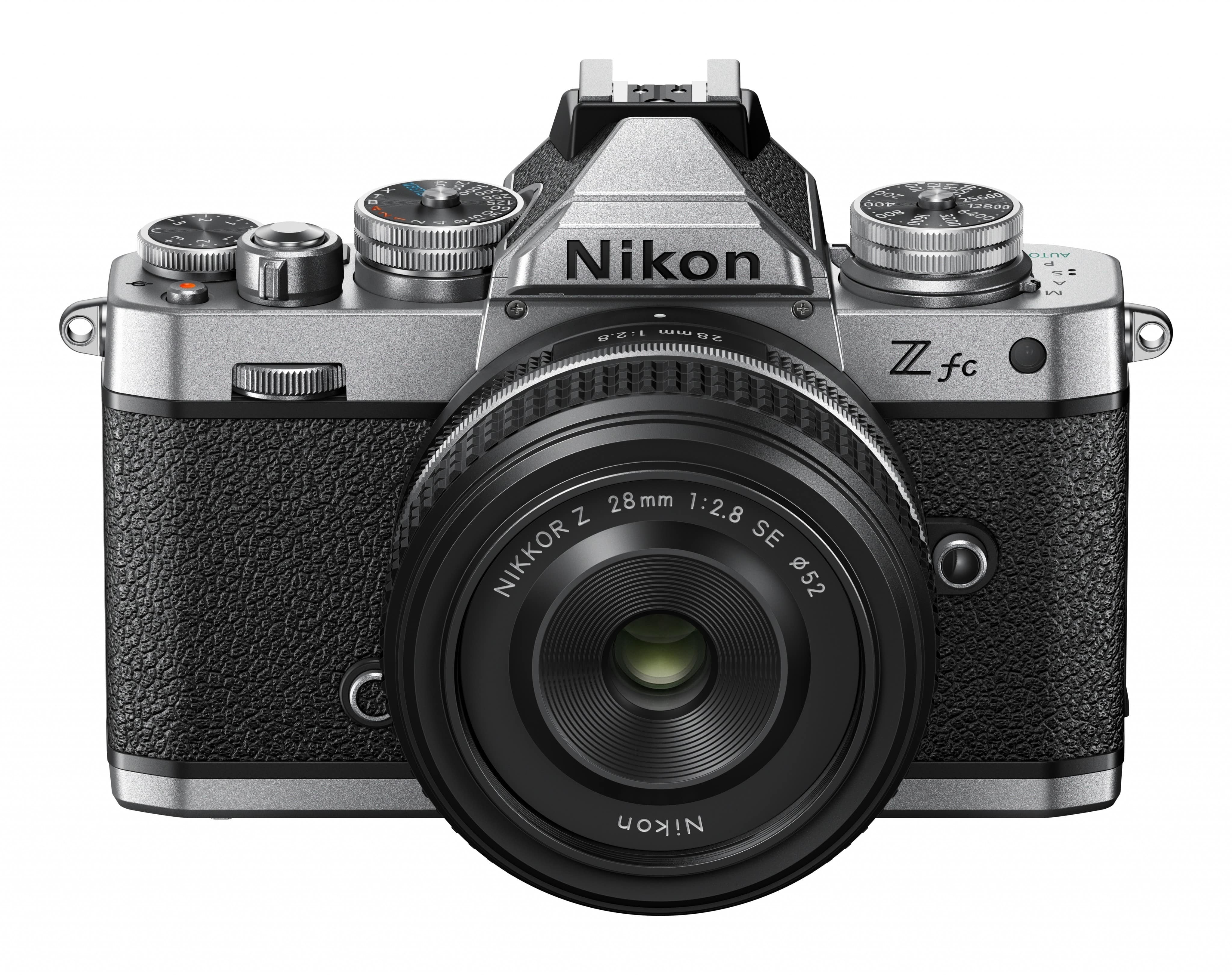 Nikon Z fc + NIKKOR Z 28mm 1:2.8 Special Edition + Nikon FTZ II Objektivadapter