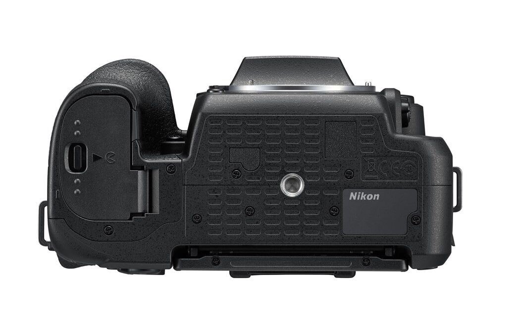 Nikon D7500 inkl. AF-S DX 18-140mm 1:3,5-5,6 G ED VR