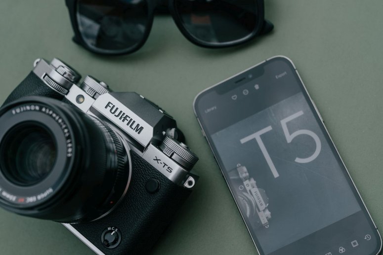 Fujifilm X-T5 silber EU + XF 16-80mm 1:4 R OIS WR