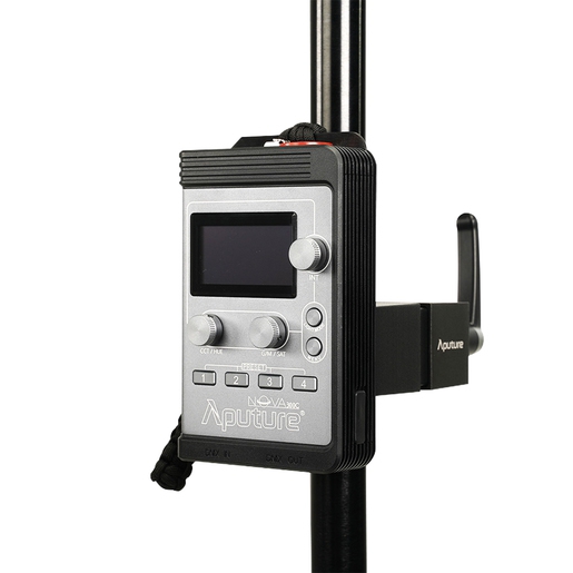 Aputure Nova P300c Kit (EU Version) +Koffer + Hochl.-RGBWW-Flächenleuchte