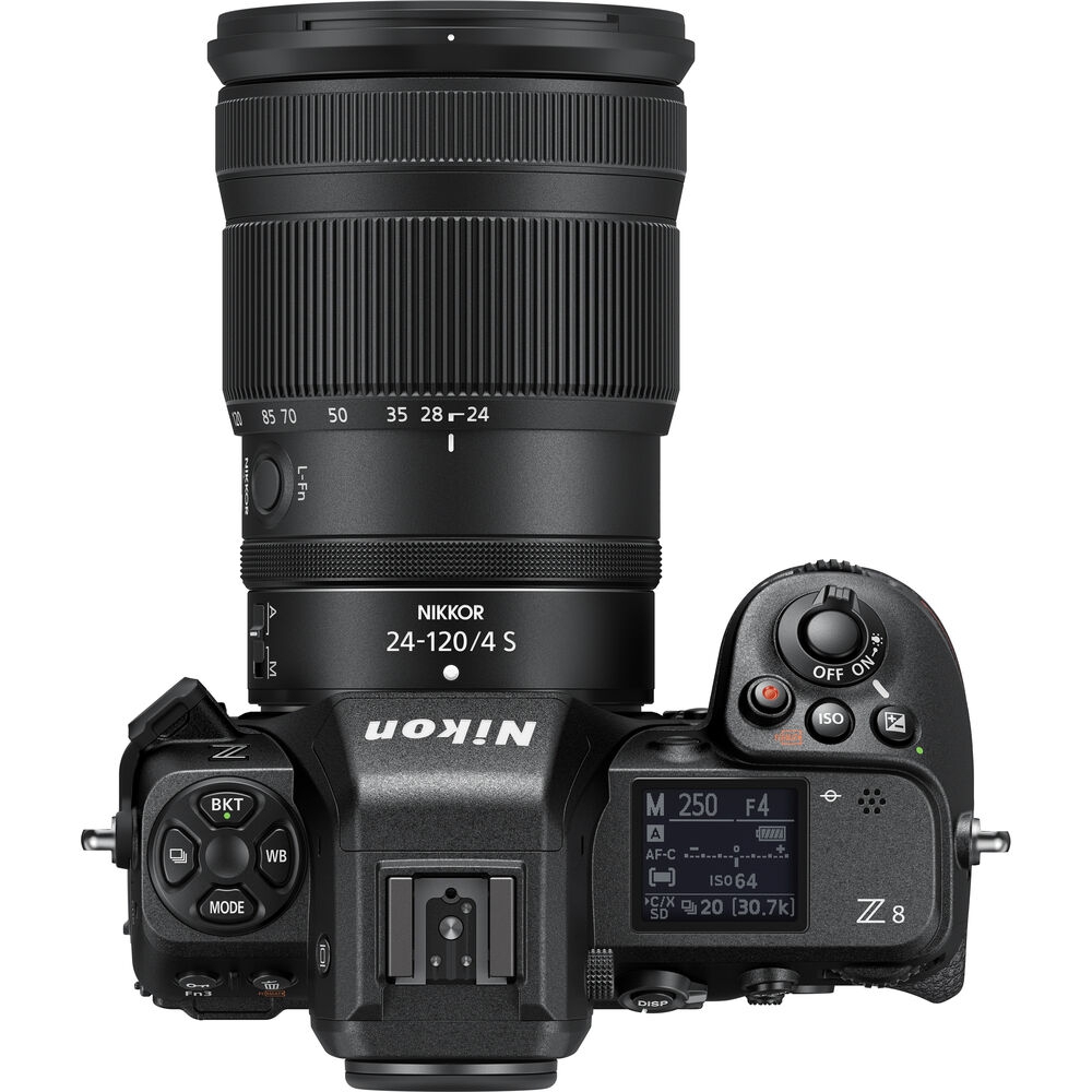 Nikon Z8 + Nikkor Z 24-200mm 1:4-6,3 VR